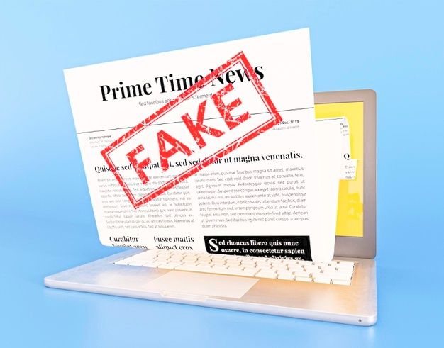 Laptop with fake news webpage _ Free Photo (1)