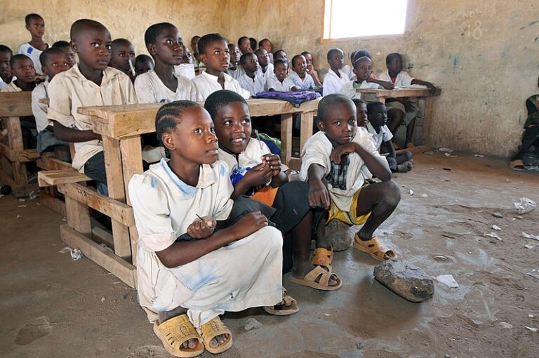 Kenyan education children - Roro Media
